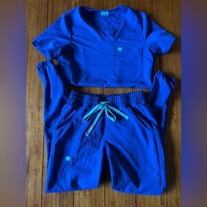 Blue Women's Scrub Set by Garde Malade